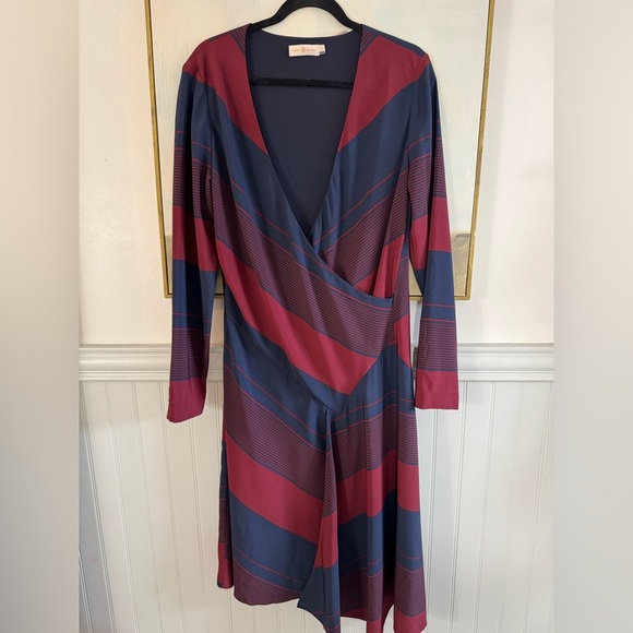 TORY BURCH Lyon Navy/Burgundy Asymmetrical Striped Runway Dress Size 8 - Picture 4 of 10
